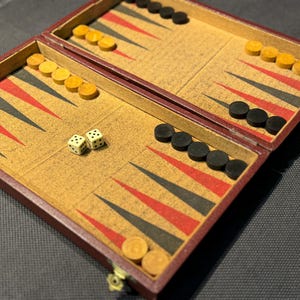 Elegant travelling backgammon board from the 1920s