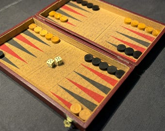 Elegant travelling backgammon board from the 1920s
