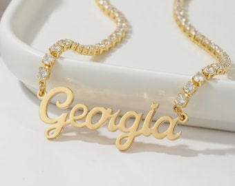Aangepaste gouden naamketting: hanger met schriftnaam en tennisketting, sierlijk voor dames