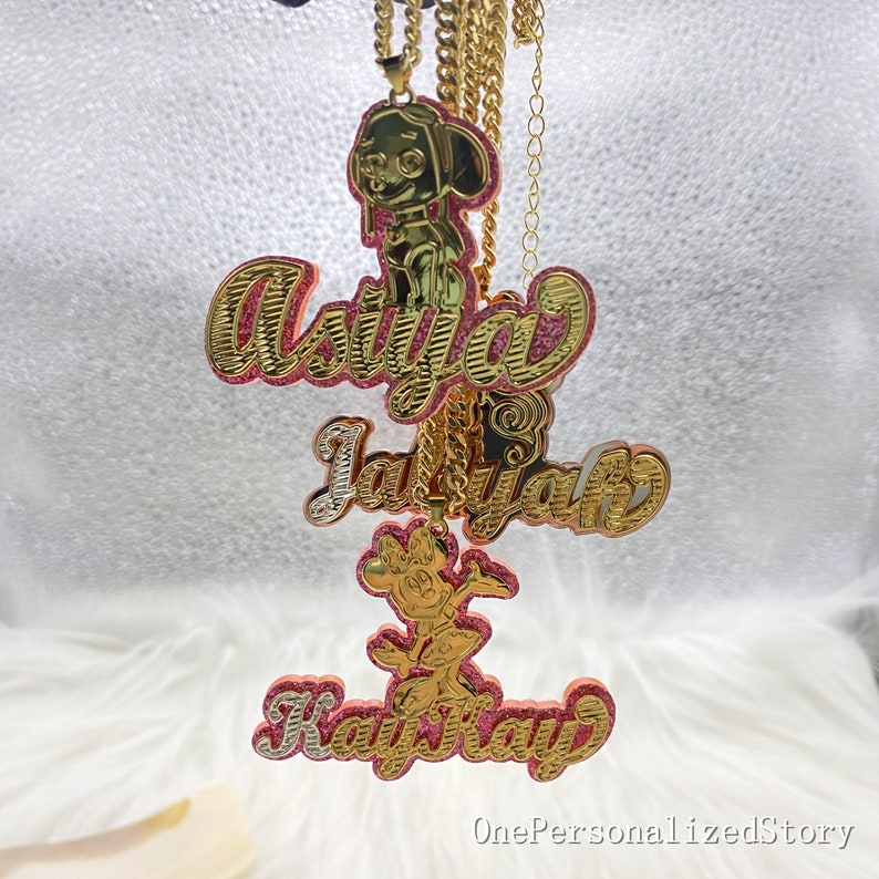 Character nameplate necklace Outlet