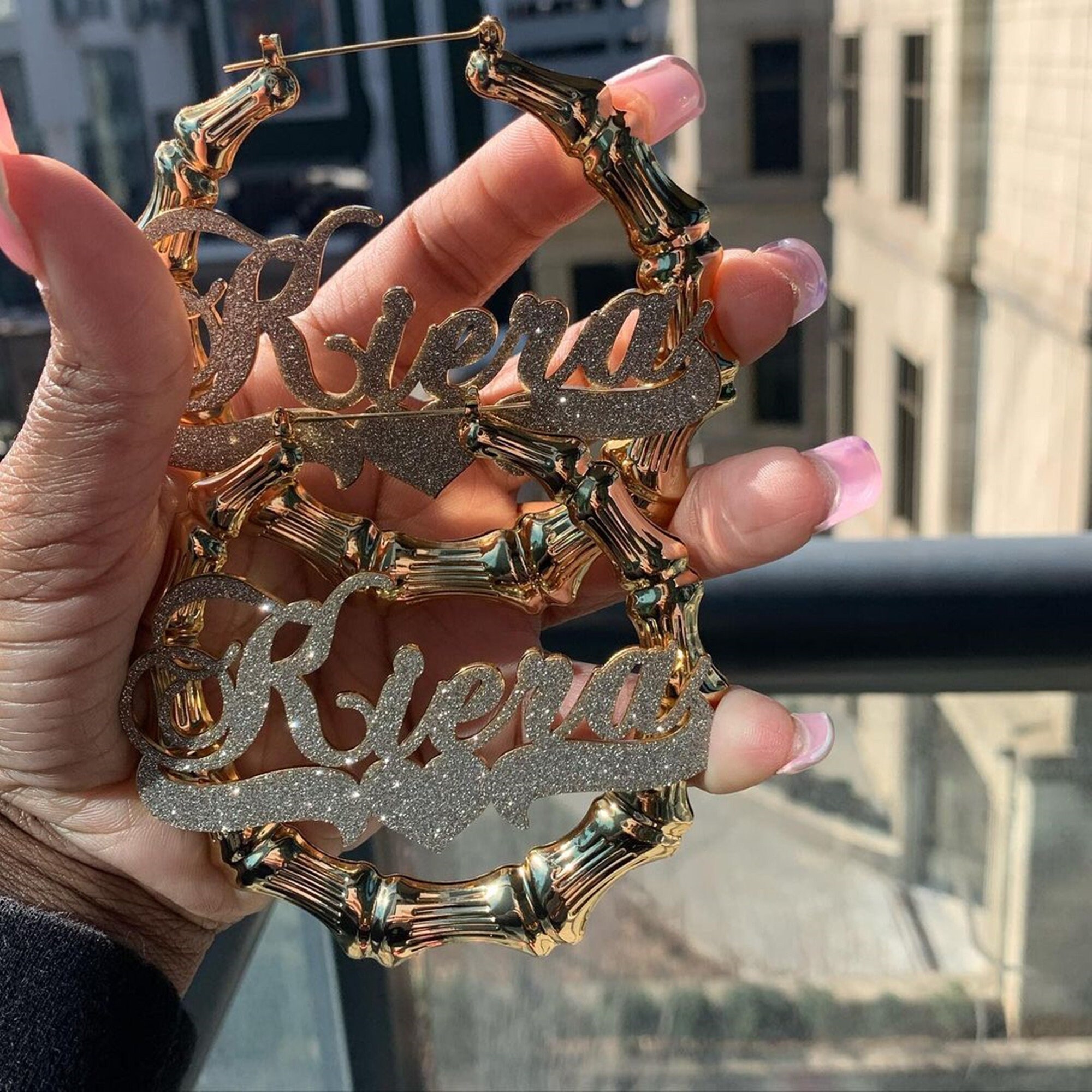 DUOYING Orecchini A Cerchio Con Nome Personalizzato Personalizzato Mini Twist 25mm Lettere Cerchi Orecchino Per Bambini Per Regalo Di Gioielli Per Bambini - Foto 10