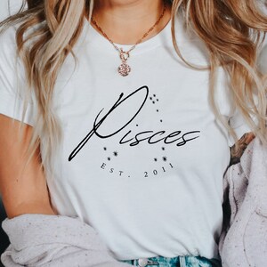 Personalizado Piscis Año de nacimiento personalizado Zodiaco Astrología Camiseta Regalo de cumpleaños para un amigo, Regalo para Piscis, Camiseta para mujer, Regalo de Navidad