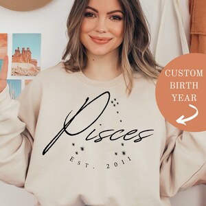 Personalizado Piscis Año personalizado Zodíaco Astrología Sudadera Minimalista Boho Regalo de cumpleaños Año de nacimiento Regalo para un amigo, Regalo de Navidad