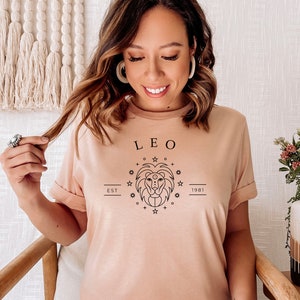 Personnalisé Leo Zodiac Astrologie T-shirt Boho Anniversaire Cadeau Année de Naissance Cadeau Graphiques Tee Cadeau pour Elle