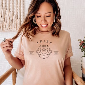 Ariete Zodiaco Astrologia Personalizzato T-shirt Boho Compleanno Regalo Anno nascita Regalo Grafica T-shirt Regalo per Lei
