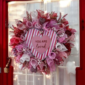 Valentines Day Front Door Wreath, Indoor-Outdoor Wreath, Seasonal Decor, Farmhouse Valentines Wreath, Red and white and Pink Heart Wreath