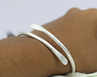Handgemaakte sierlijke 925 sterlingzilveren verstelbare armband