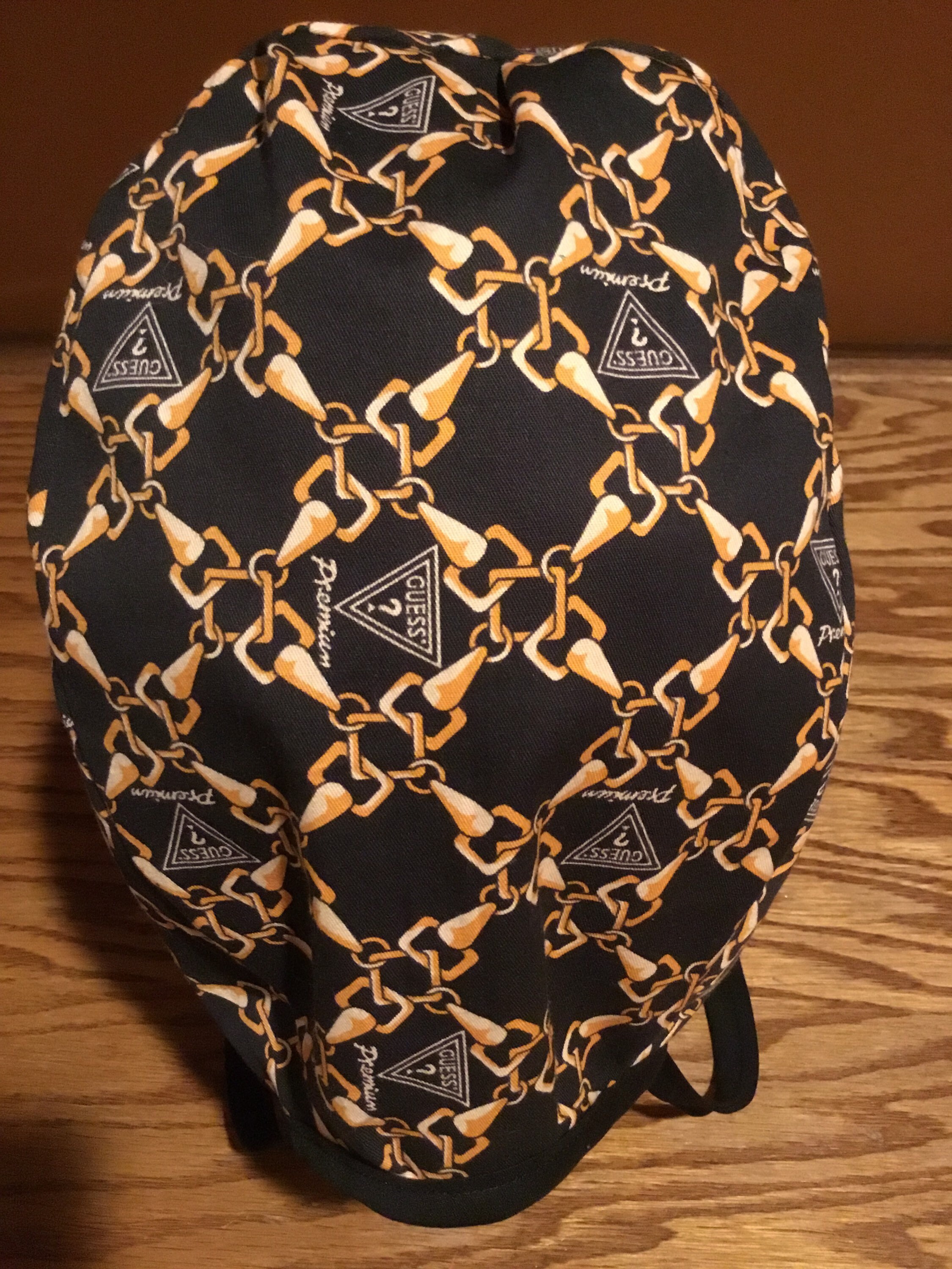 guess skull cap