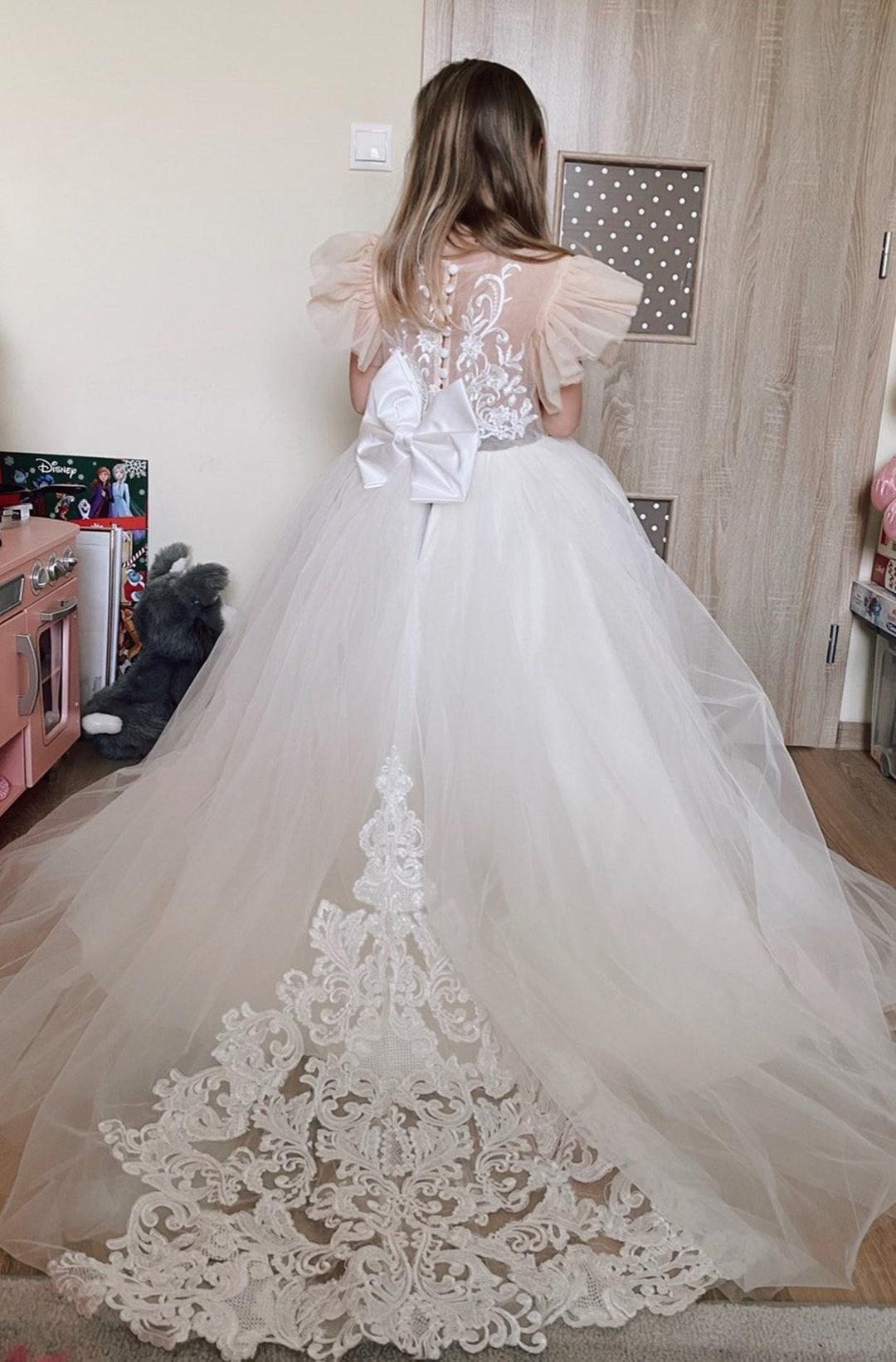 White Ivory Vintage Lace Flower Girls Dresses Sweep Train Etsy