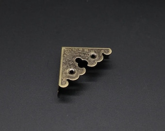 Set of 10 Decorative Brass Corner Bracket for Scrapbooking, Metal Corner Protectors For Wooden Box, 35x35x12 mm