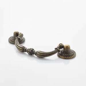 Bronze dresser pull for kitchen, antique furniture drawer pulls, old style cabinet pull, metal furniture pulls, brass chest pulls