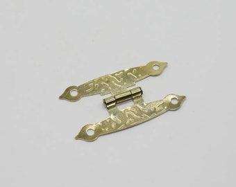 thumbnail image 2 of Pack Of 4 Small Hinges With Screws Jewellery Box Dolls House Antique Brass 18mm X 15mm~5060245894036 01c Mp 2 of 14