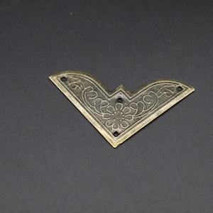 Set of 4 Brass Overhead Corner Protectors For Wooden Box, Decorative Corner Brace for Scrapbooking, Metal Frame Corner for handmade 45x45 mm