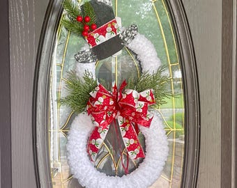 Snowman Wreath, White Yarn Snowman, Seasonal Wreath, Snowman for Front Door, Rustic Winter Wreath, Country Snowman, Christmas Wreath