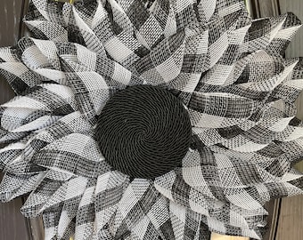 Buffalo Plaid Wreath, Black and White Flower Wreath, Modern Farmhouse Wreath, Everyday Wreath for Front Door, Mothers Day Wreath