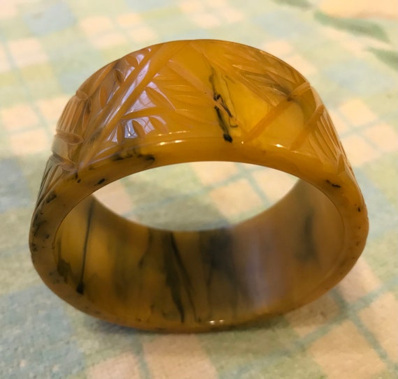 Vintage Carved Ink Spot Bakelite Bangle Bracelet - image 3