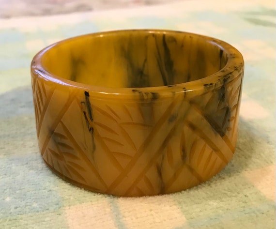 Vintage Carved Ink Spot Bakelite Bangle Bracelet - image 2