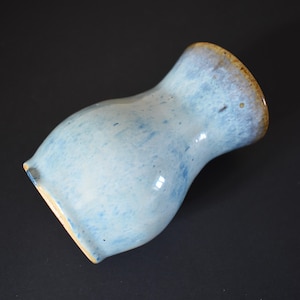 Pretty curvy light blue ceramic vase - 13.5cm tall