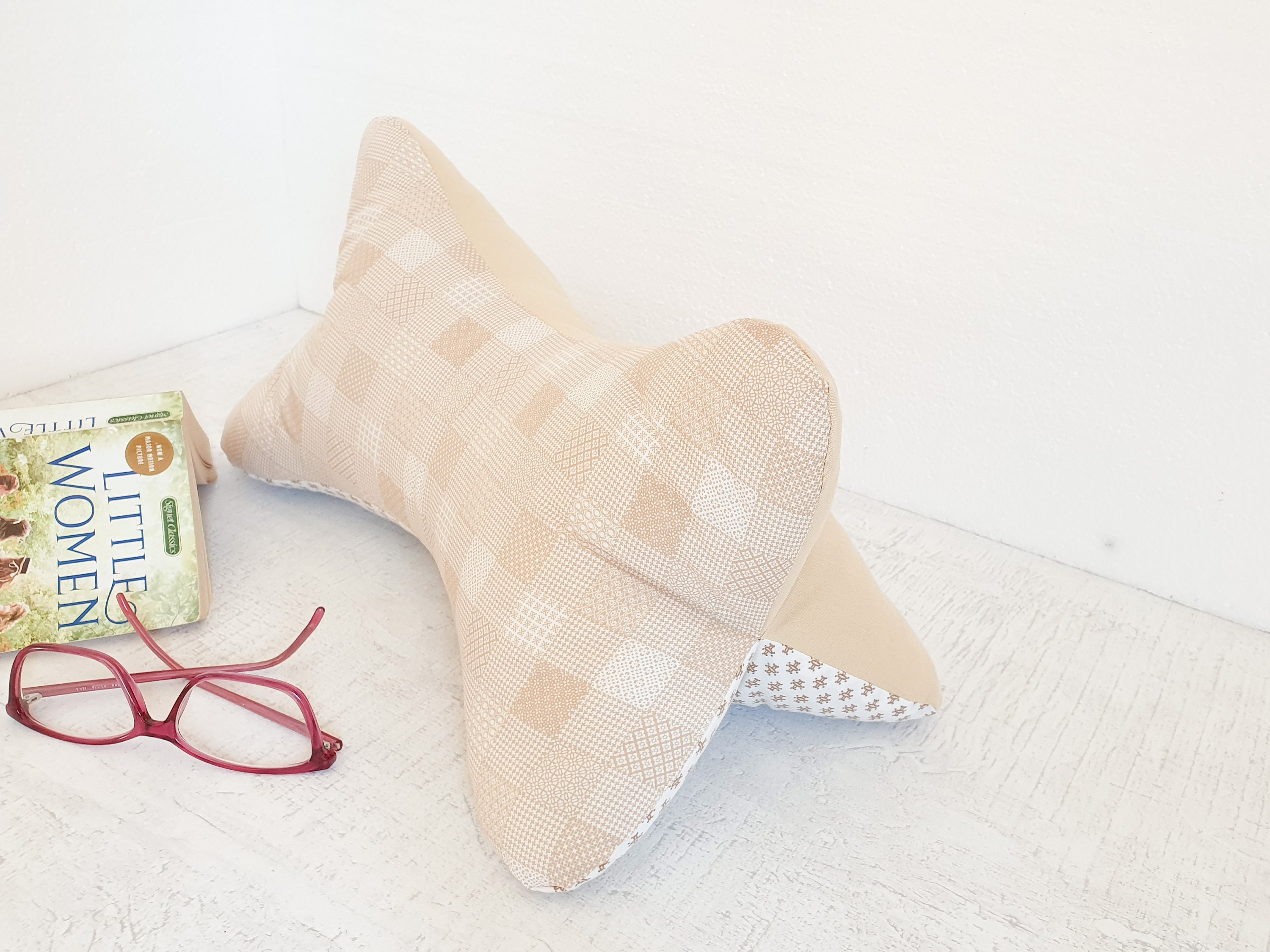 DIY Relaxation Cushion to Sew | Reading Bone Sewing Pattern & Fabric Kit | Neutral Sand Colour Fabrics | Leseknochen Set | Gift Idea for Her