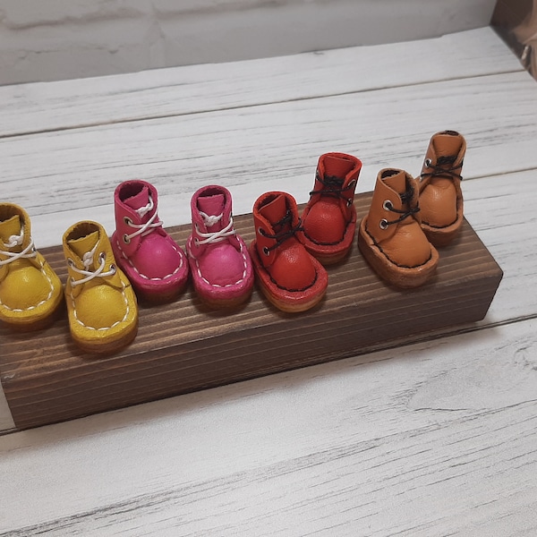 Chaussures grenouilles miniatures, chaussures pour poupées blythe, chaussures miniatures, chaussures grenouilles à tricoter