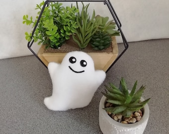 Friendly Ghost in Fleece w Catnip. Ideal Halloween fun or Every Day Treat. Ideal for Small Cats and Kittens.