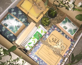 Ladies Gardening Gift Box, Gloves, Seeds, Soap, Hand Cream