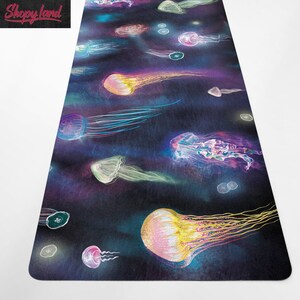 Natural Rubber Yoga Mat Colorful Pilates Rug Jellyfish Glow Yoga Mat Workout Mat with Strap Ocean Animals Fitness Mat Y94 Natural Rubber Yoga Mat Colorful Pilates Rug Jellyfish Glow Yoga Mat Workout Mat with Strap Ocean Animals Fitness Mat Y94
