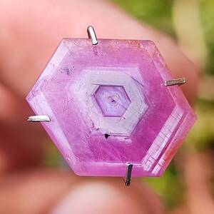 Amazing hexagon..! Hexagon Ruby - Natural Ruby stone - Flashy ruby Raw crystal - Ruby with Flashy Hexagonal pattern - Rare Ruby cabochon