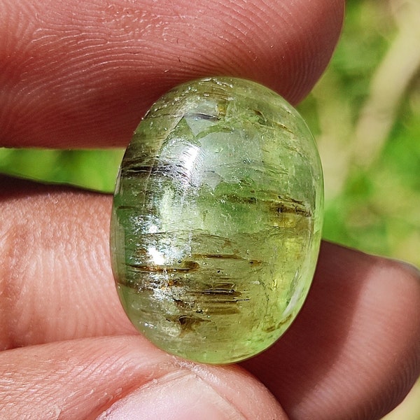 KYANIET Kristal - Zeldzaam groen Kyaniet Kristal - Kyaniet losse cabochon - genezend kristal - Metafysisch kristal - Groene tint kyaniet