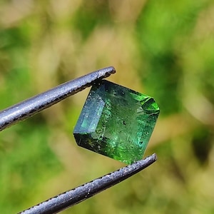 GREEN TOURMALINE Faceted - Natural tourmaline Crystal - Healing crystal - Jewelry making - Madagascar Green Tourmaline - Faceted Gemstone