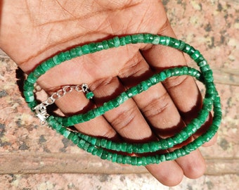 かわいい！エメラルドビーズの重ね付けネックレス、滑らかなロンデル