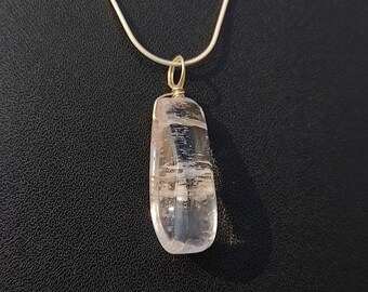 CIONDOLO KUNZITE - Ciondolo in filo d'argento con cristallo di kunzite naturale - Gioielli fatti a mano, vendita all'ingrosso di ciondoli in filo d'argento con kunzite rosa naturale