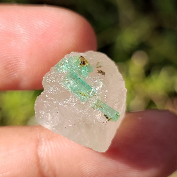 Amazing.! Crystallize Emerald Raw Specimen - Natural Emerald Raw crystal - Healing crystal - Raw crystallize Emerald - Emerald crystal