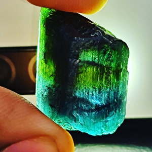 AAA, hermosa piedra preciosa de cristal de turmalina en bruto, piedra preciosa de cristal de turmalina en bruto natural al por mayor