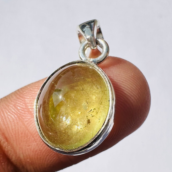 Rainbow.! Natural Heliodor Pendant - Yellow Heliodor Aquamarine - Gift jewelry - Healing Crystal - 925 Sterling Silver - Heliodor pendant