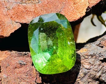 Lagoon.! Green Tourmaline faceted - High Quality Lagoon Tourmaline faceted - Stunning Tourmaline Crystal - Jewelry Making - Green Tourmaline