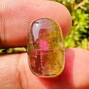 Tweekleurig! Toermalijn cabochon - natuurlijke tweekleurige toermalijnsteen - prachtig toermalijnkristal - sieraden maken - toermalijnkristal