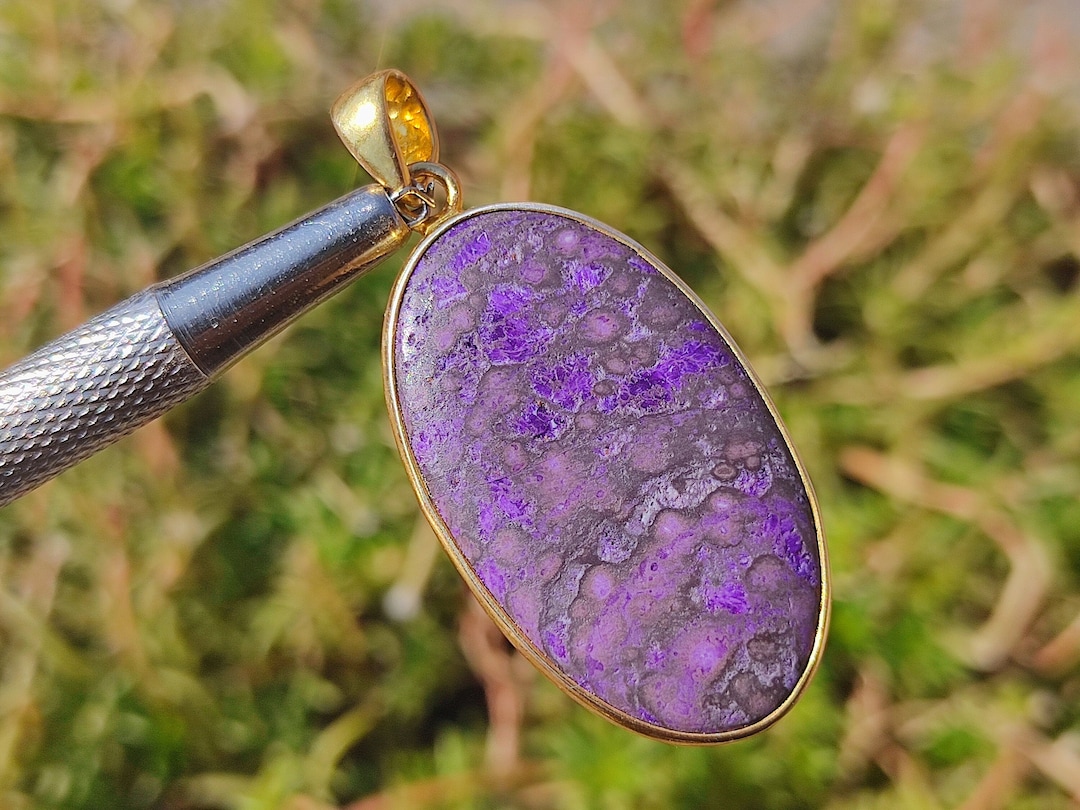 Sugilit RARE SUGILIT Anhänger - Vergoldeter 925 Sterling Silber Anhänger ...