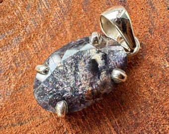 Iolite Sunstone Pendant.! Natural Flashy Iolite Sunstone Pendant - Gift Jewelry - Blue Iolite Sunstone Pendant - Healing Crystal - Iolite