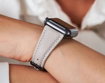 Correa de cuero moderna para mujer, con iniciales personalizadas, compatible con Apple Watch Series 11, 10, 9, 8 y 7 Ultra (38 mm, 42 mm y 46 mm).