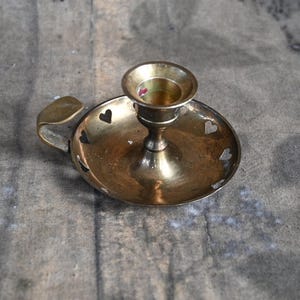 Heart candlestick - Brass candle holder - Vintage chamberstick