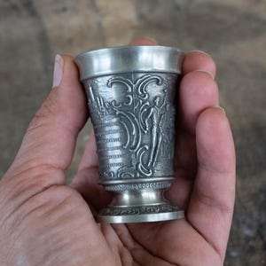 Kleiner Zinn Kelch - Vintage Altar Kelch - Verzierter Ritual Becher - Hexen Geschenk - Spirituelles Geschenk