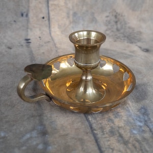 Brass candlestick  with hearts cutouts - Retro candle holder with handle - Portable chamberstick