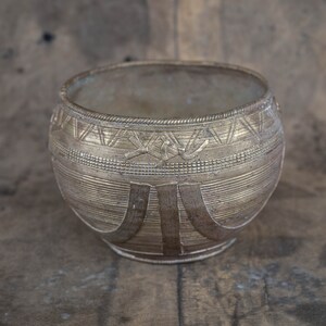 Ancien bol d'offrandes Sorcières chaudron en métal Brûle-encens Plat à bavures Pot de sortilèges wicca