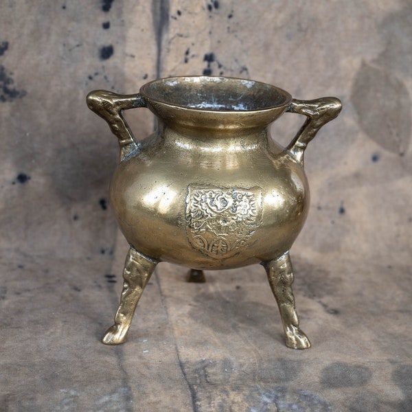Witch cauldron Antique spell pot Bronze offering bowl with handle Witchy decor