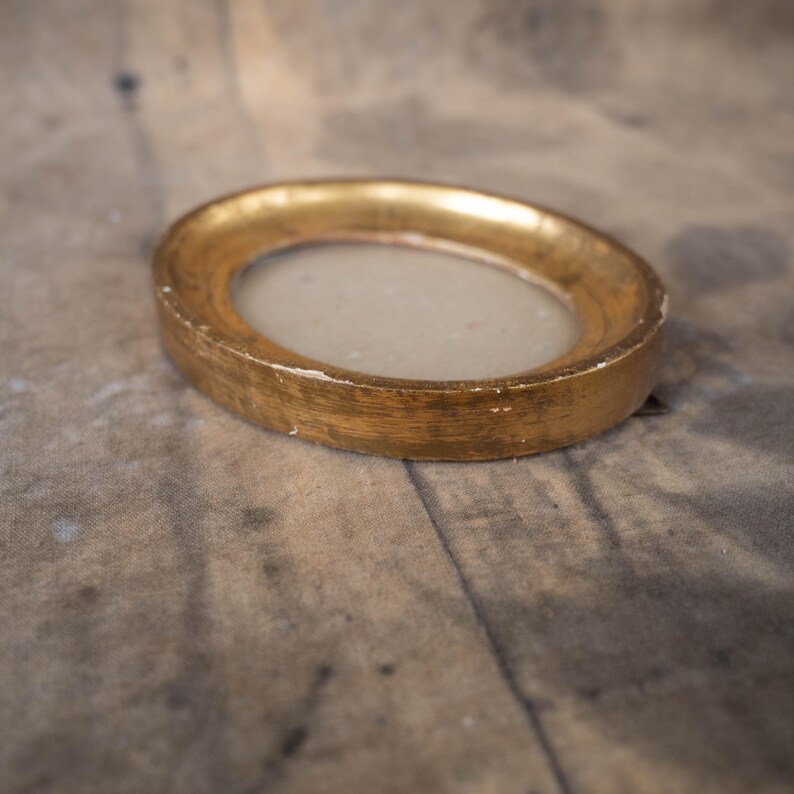Oval gold wall picture frame - Vintage gilded wool photo holder - Italien florentine decor image 11