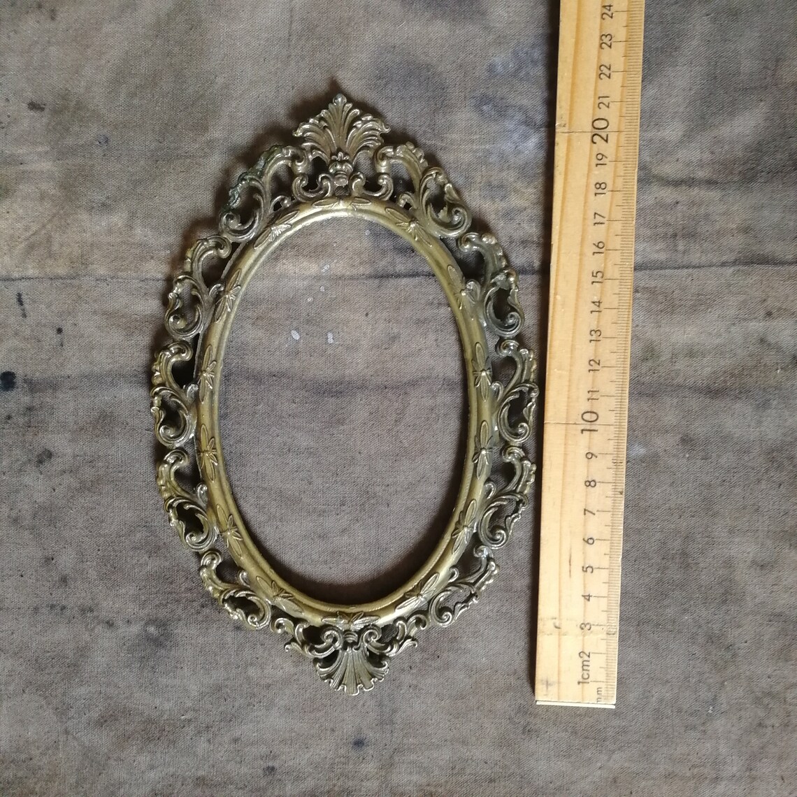 Vintage small photo frame Oval picture frame open with NO Etsy