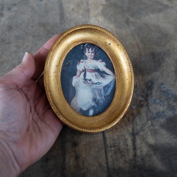Oval gold wall picture frame - Vintage gilded wool photo holder - Italien florentine decor