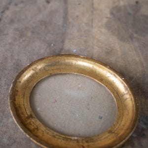 Oval gold wall picture frame - Vintage gilded wool photo holder - Italien florentine decor image 8
