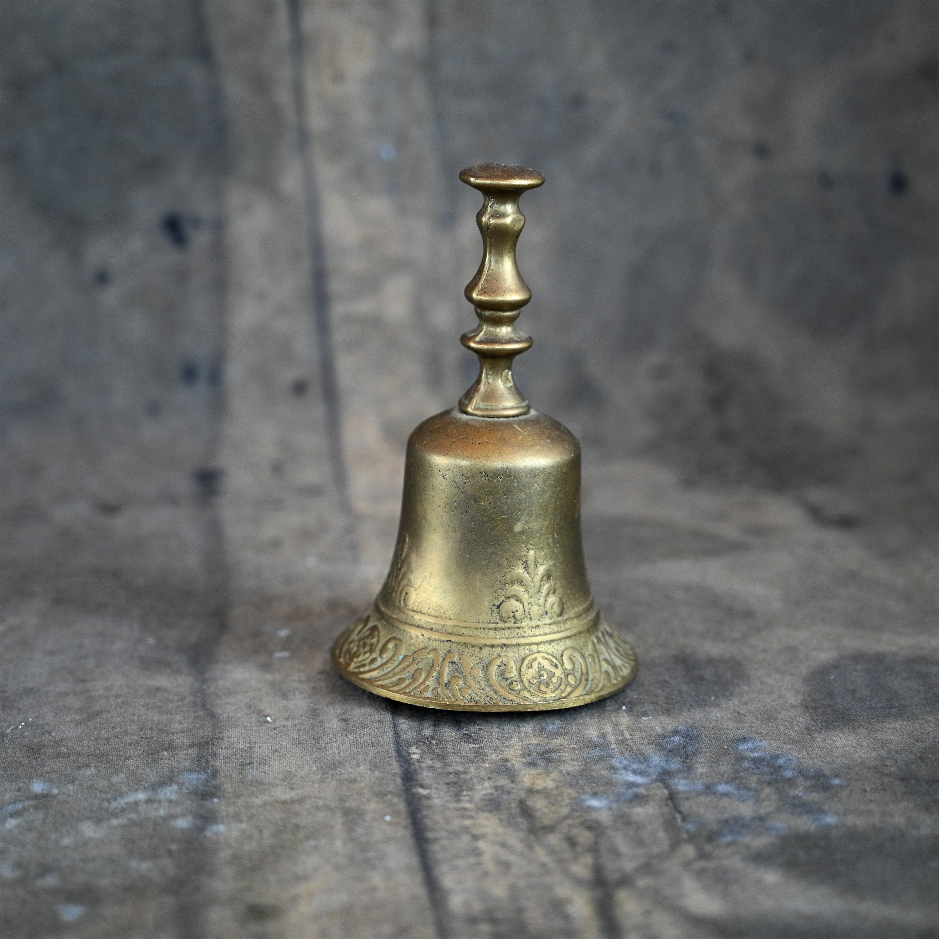 Tischglocke Messing mit Holzgriff Höhe 13 cm Handglocke Tischglocke Messing mit Holzgriff Höhe 13 cm Handglocke